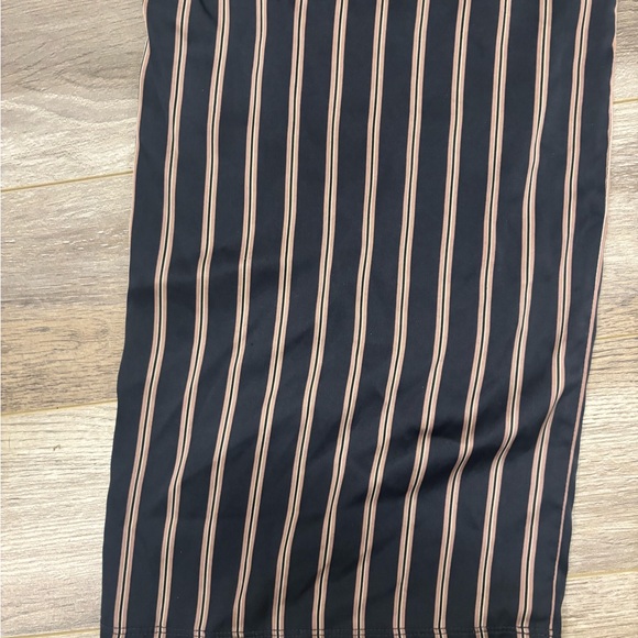 Striped Size Medium Pyjamas - Picture 8 of 14